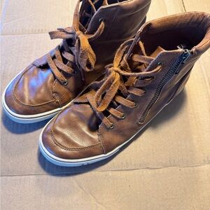 Big boys Brown High-Top Sneakers